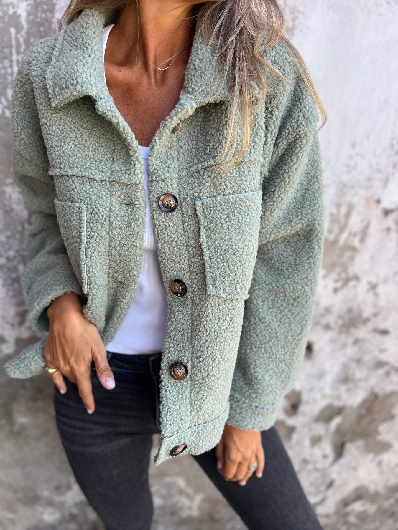 Tara | Cosy Buttoned Jacket